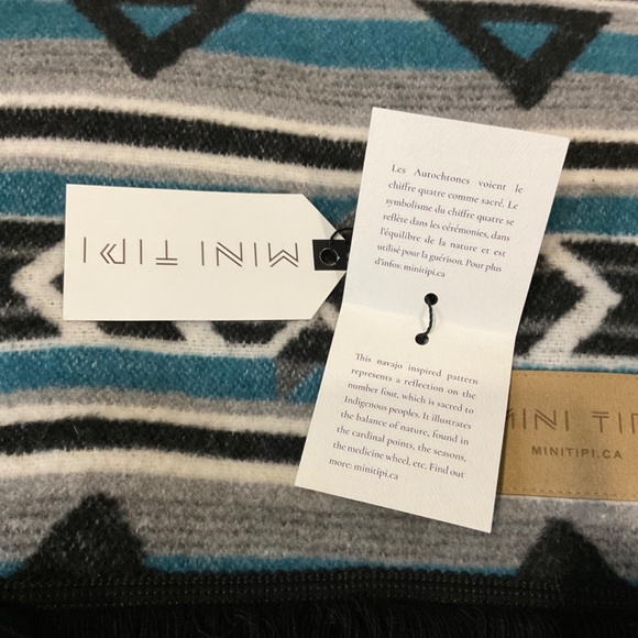 Mini Tipi Storm Reversible Eco-Friendly Blanket - Picture 2 of 7